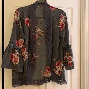 Grey floral kimono. Size medium.